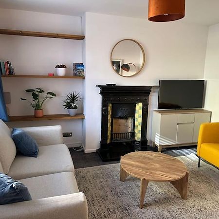 Ferienwohnung Revamped Holywood Town Centre House Exterior foto