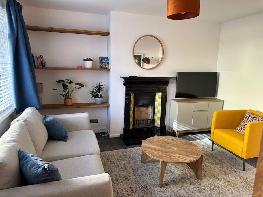 Ferienwohnung Revamped Holywood Town Centre House Exterior foto