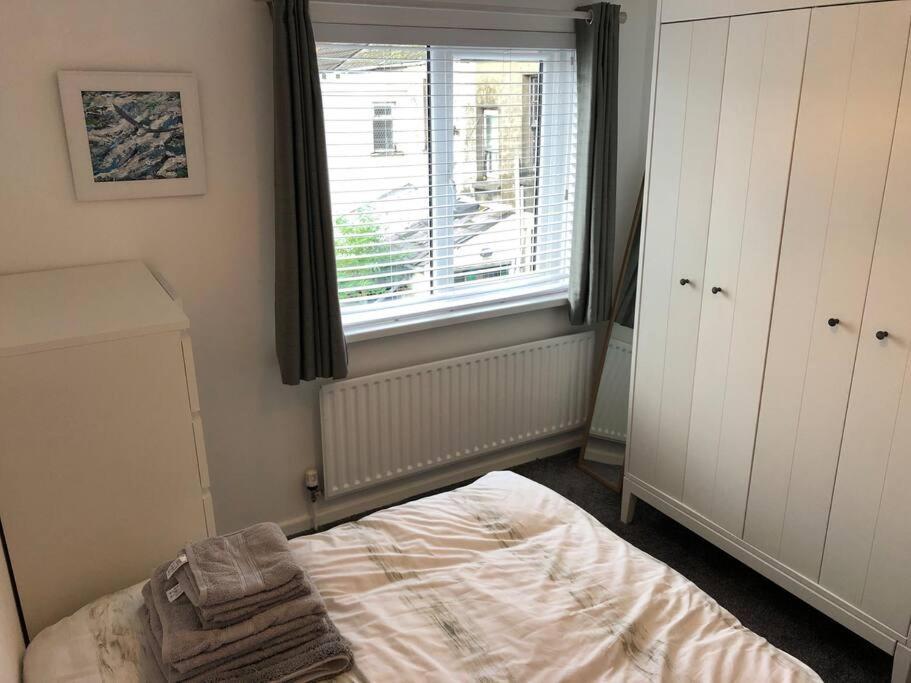 Ferienwohnung Revamped Holywood Town Centre House Exterior foto