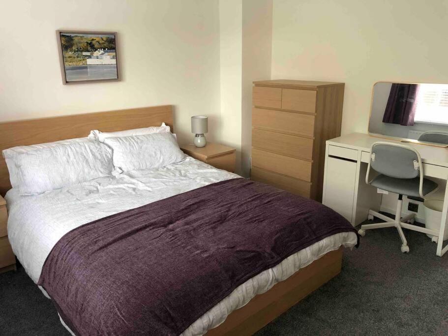 Ferienwohnung Revamped Holywood Town Centre House Exterior foto