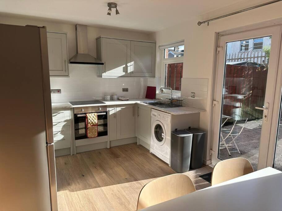 Ferienwohnung Revamped Holywood Town Centre House Exterior foto