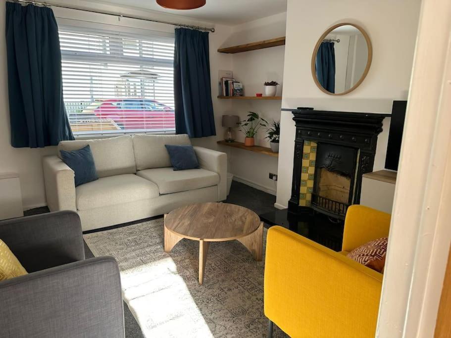 Ferienwohnung Revamped Holywood Town Centre House Exterior foto